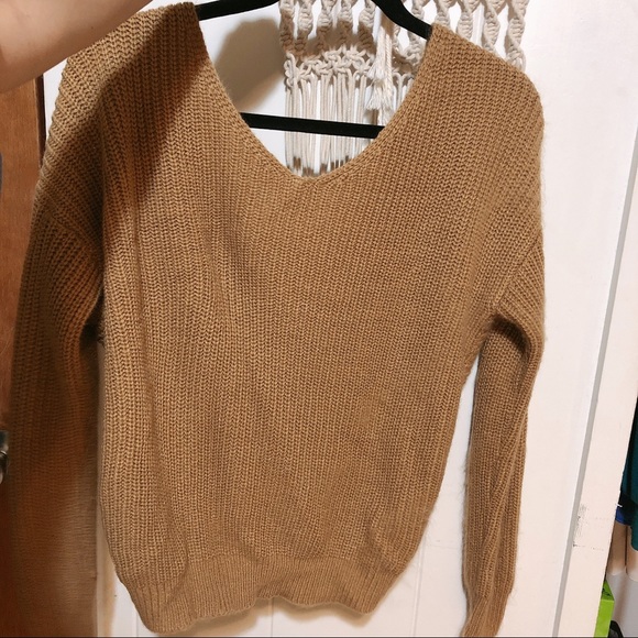 Reversible twist knot knit sweater - Picture 3 of 3